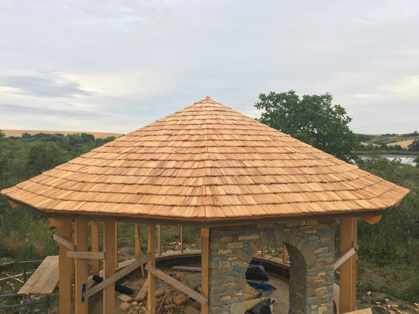 drevený úkosový šindeľ